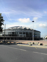 Ql܂łPalais des SportsAȃJW̌łB